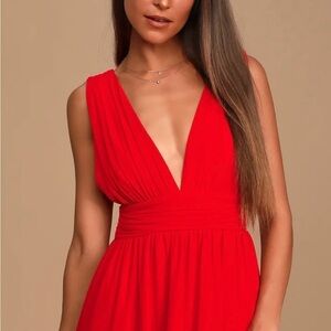 New With Tags Elegant Red Plunging V-Neck Formal Dress Size XL